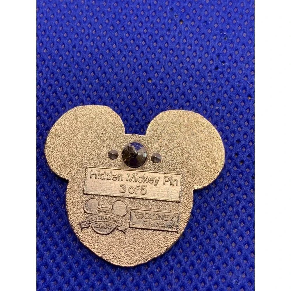 2009 colorful Mickey Mouse green face Disney trading pin Hidden Mickey